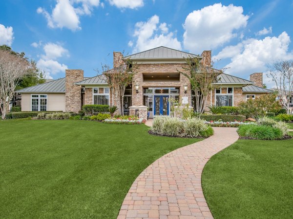 Westmount at Mason Creek: Elegant of luxury apartments in the heart of Katy, Texas