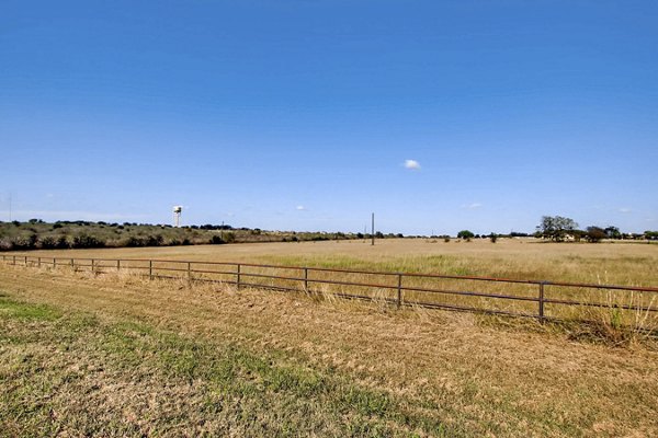Hays Park Apartments: Modern luxury apartments view in a serene setting