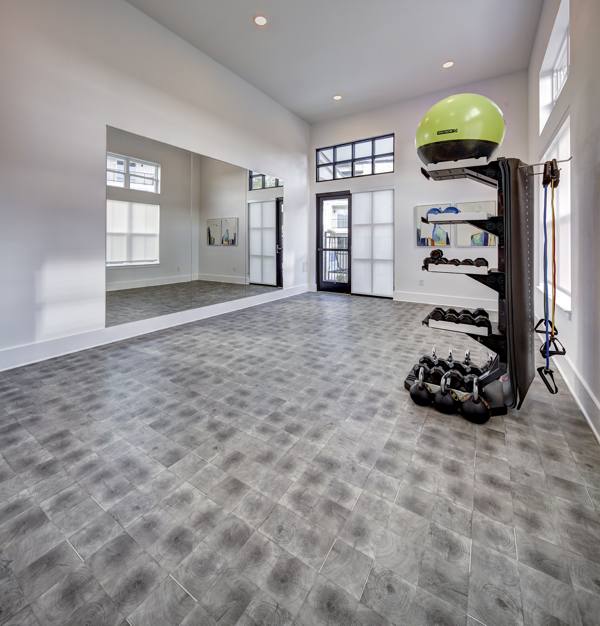 fitness center at Leander Park Apartments
