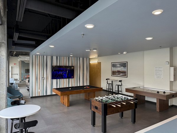 clubhouse at Fifteen51 Apartments