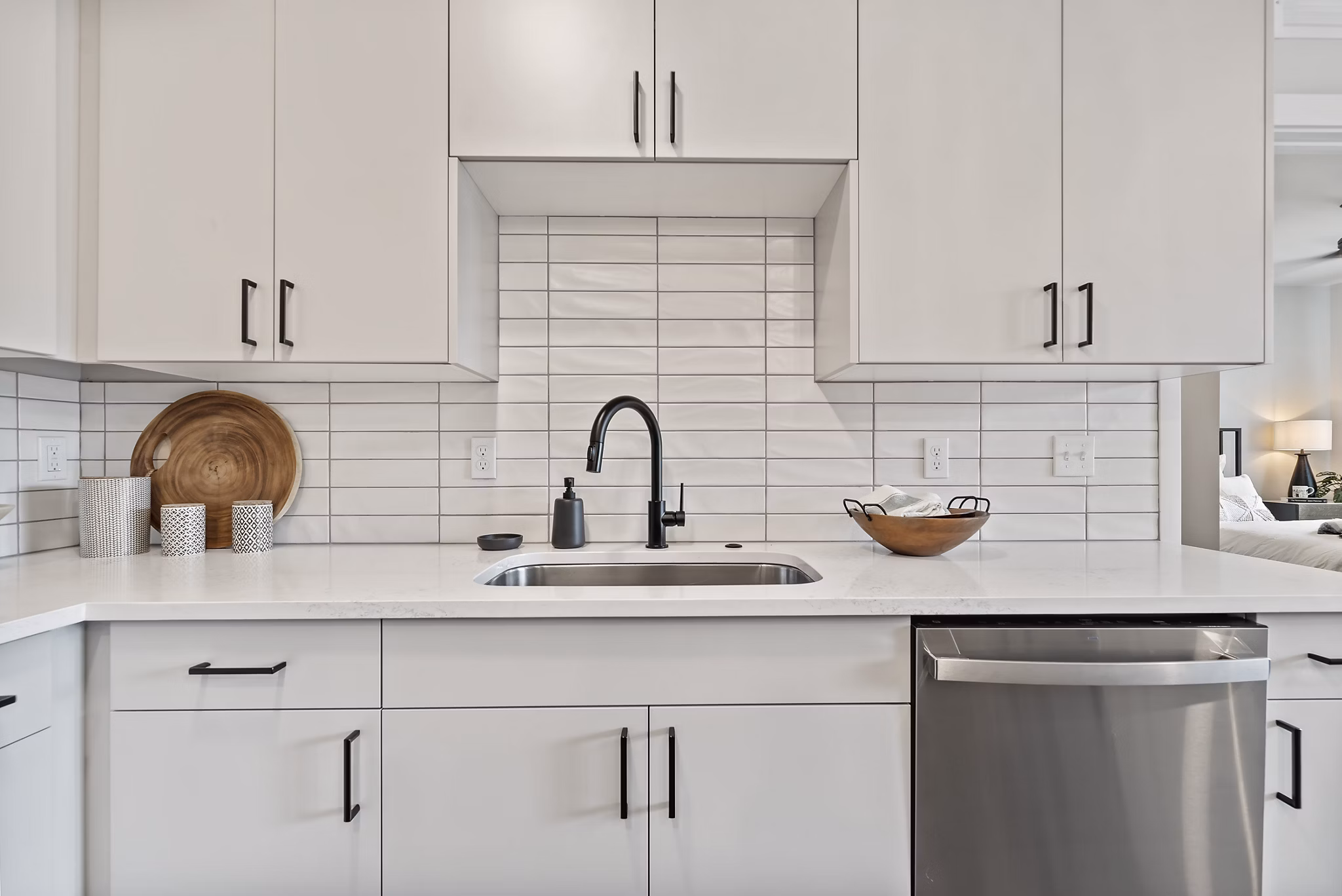 kitchen at River Pointe Premier Apartments