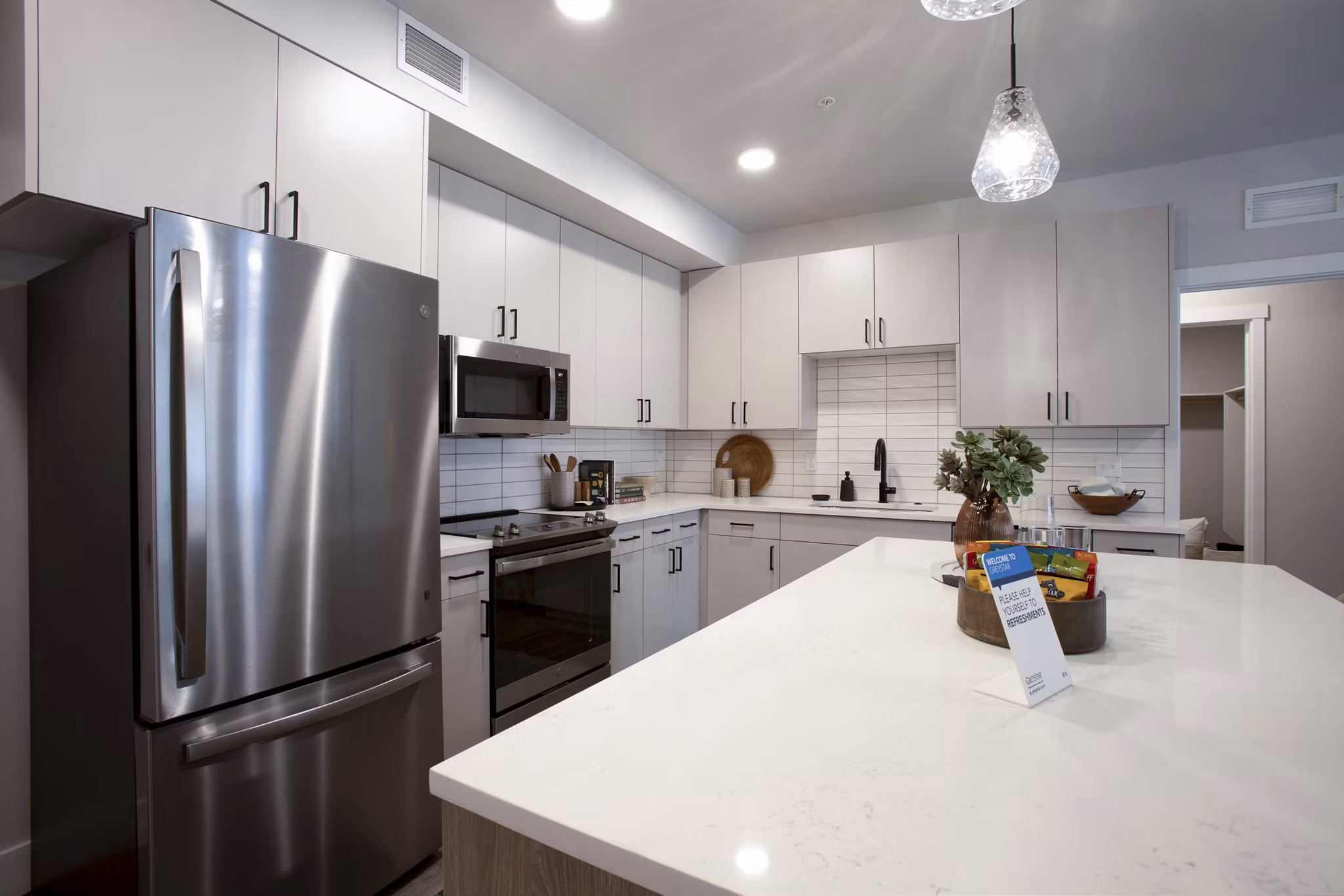 kitchen at River Pointe Premier Apartments