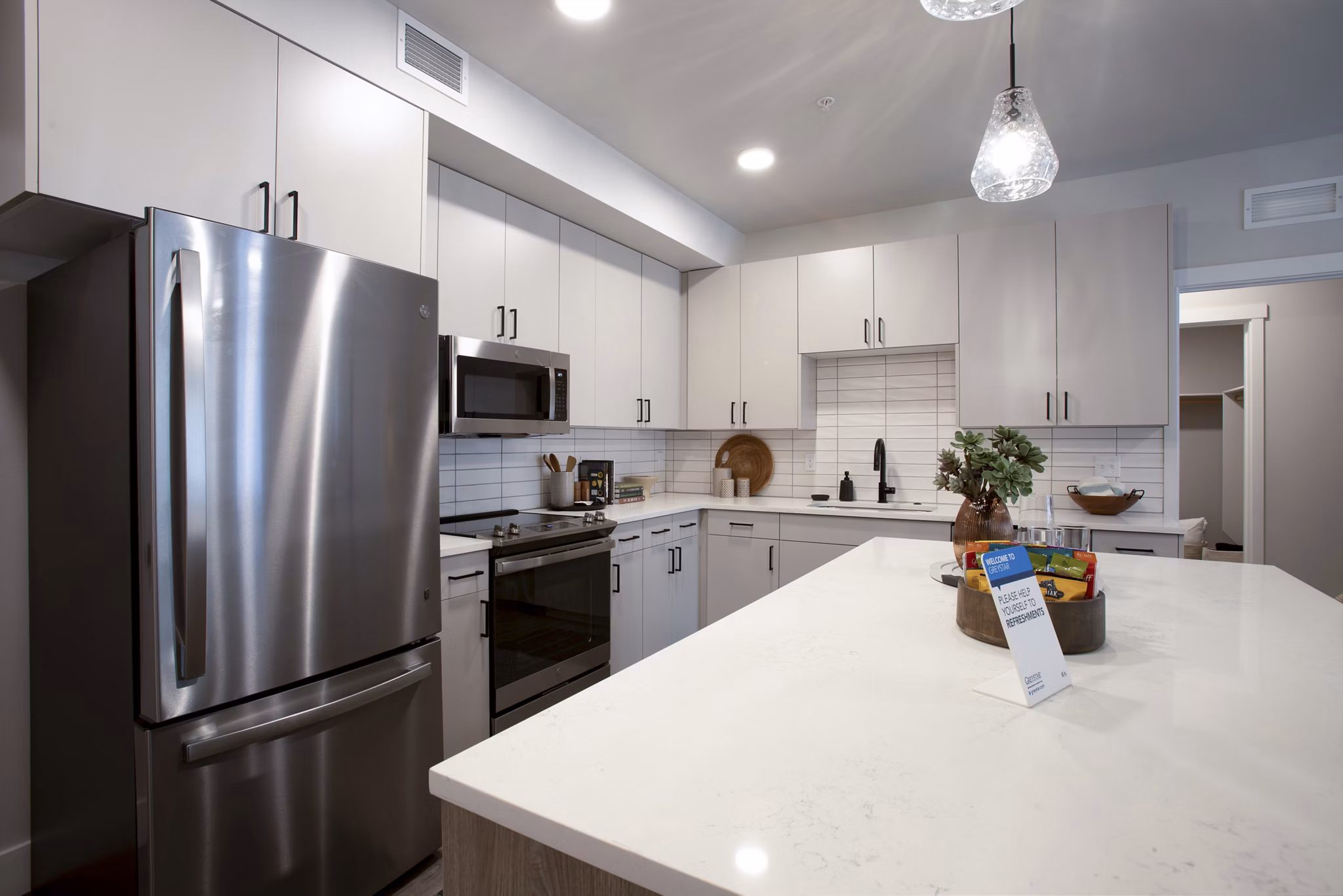 kitchen at River Pointe Premier Apartments