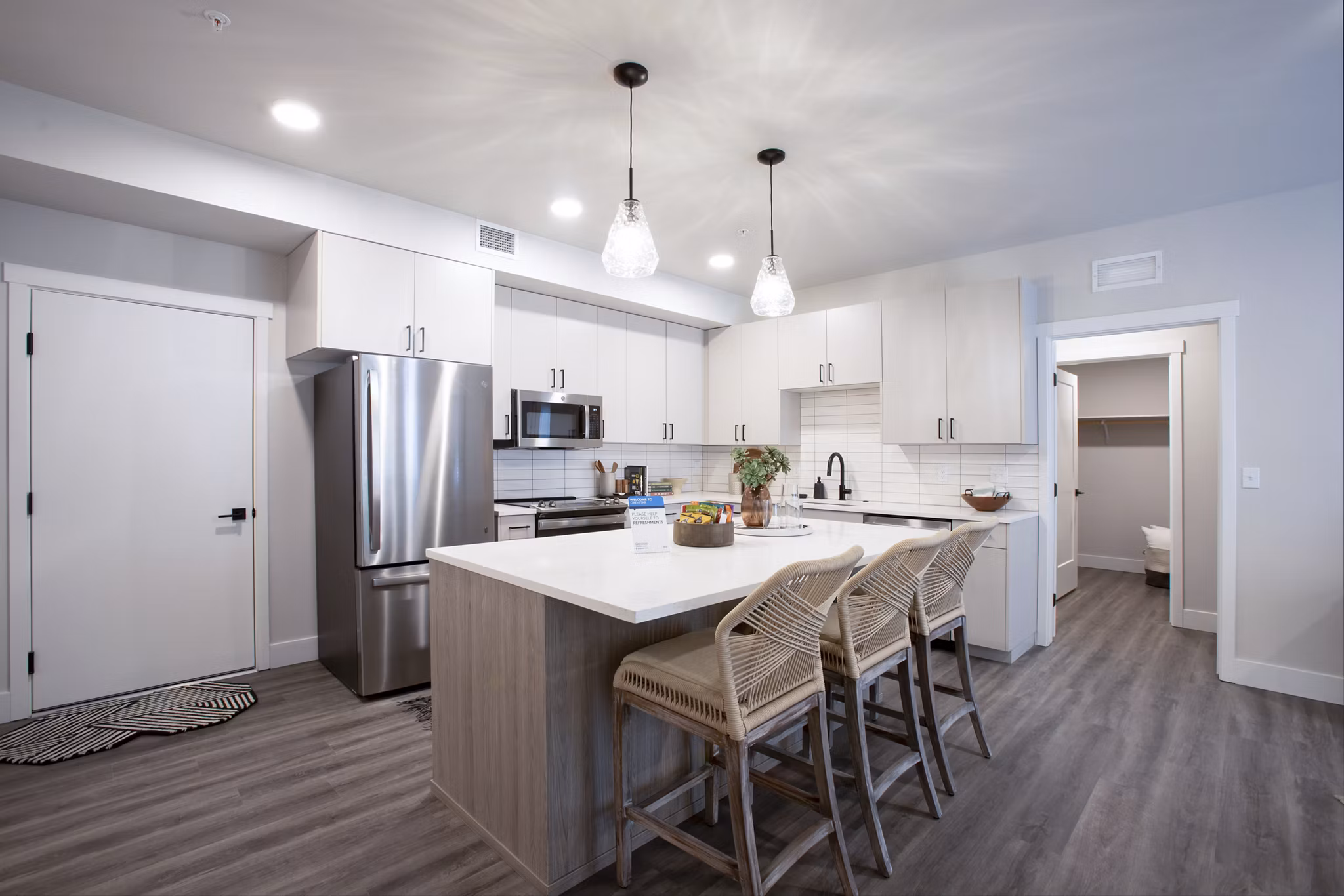 kitchen at River Pointe Premier Apartments