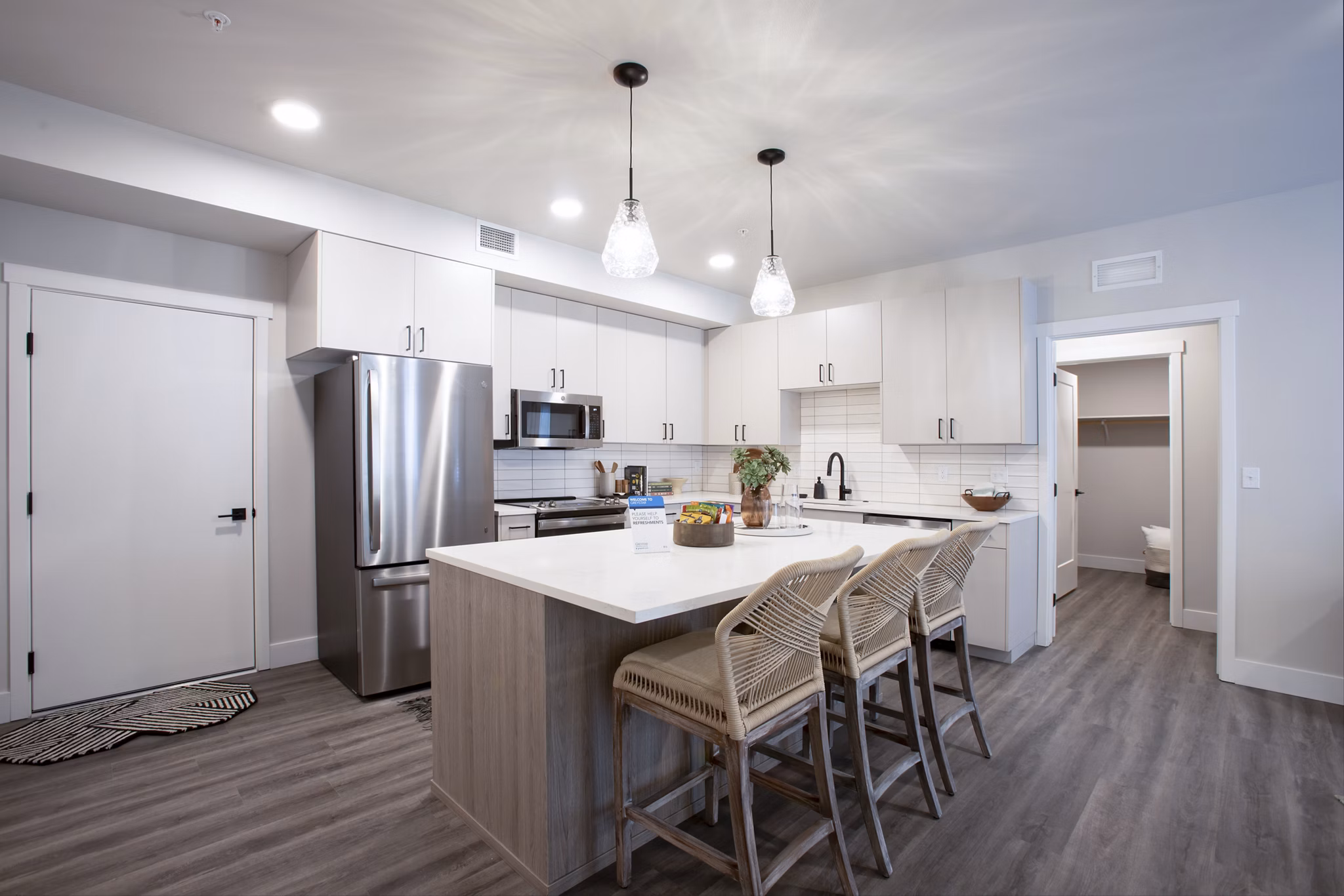 kitchen at River Pointe Premier Apartments