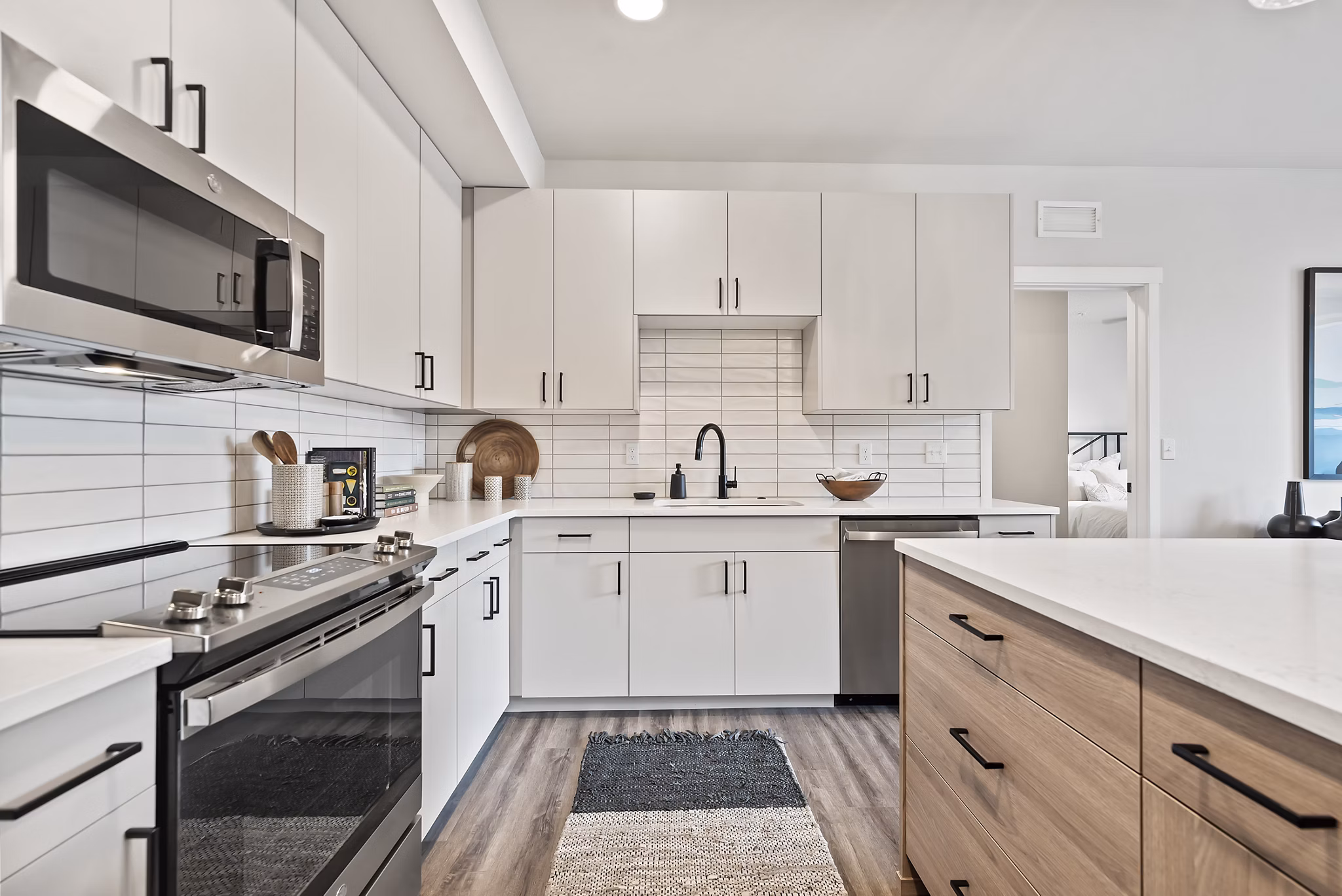 kitchen at River Pointe Premier Apartments