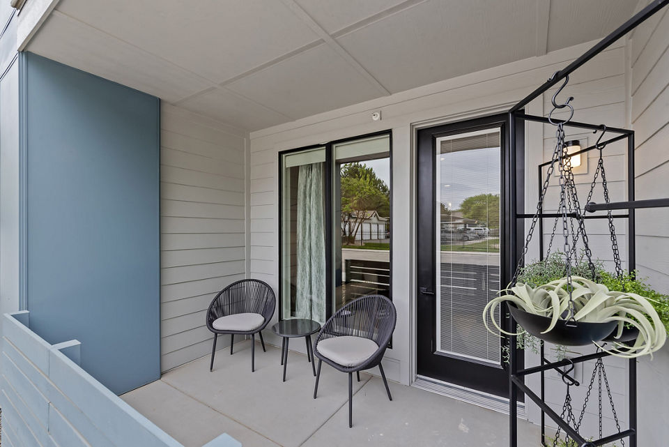 patio at River Pointe Premier Apartments