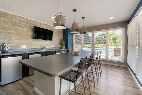 Vue at Spring Creek: Modern clubhouse with luxury amenities in the heart of the community Ideal space for relaxation and socializing