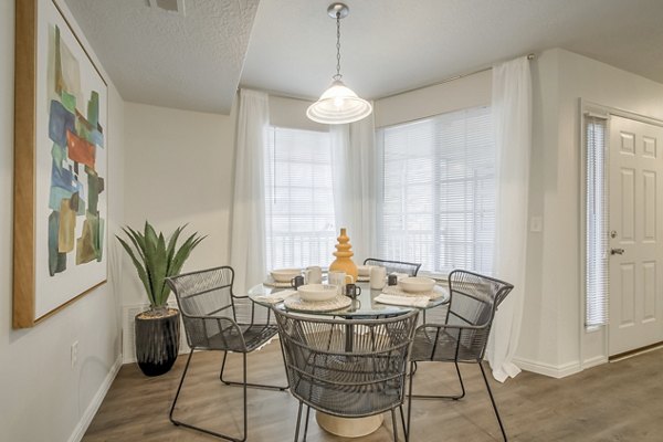 dining area at Monarch Meadows Apartments