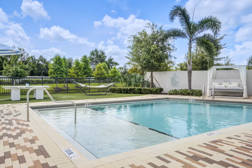 pool at Summerhouse Lakewood Ranch Apartments