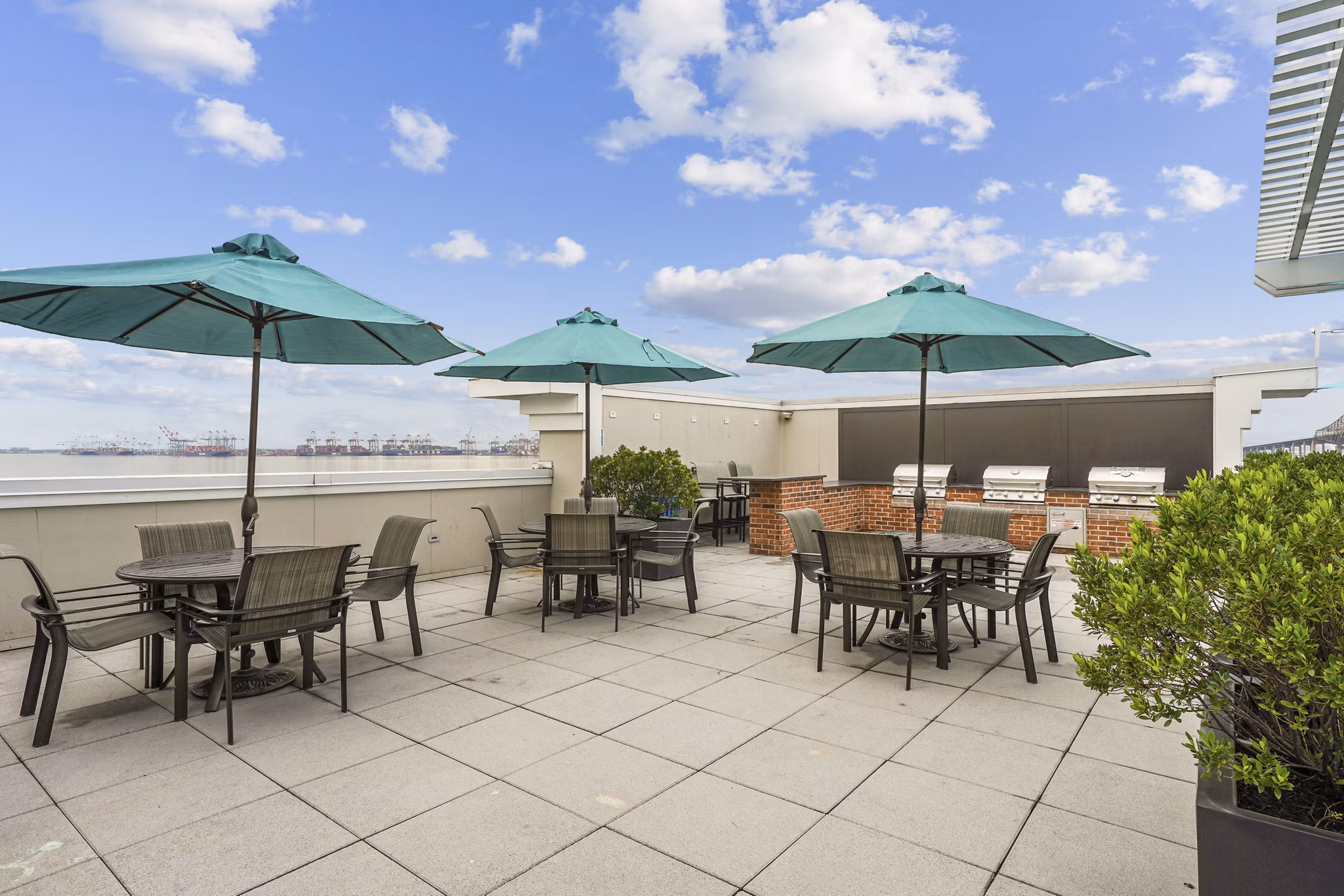 grill area at Liberty Bay Club Apartments 