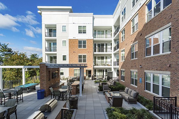 grill area at Liberty Bay Club Apartments