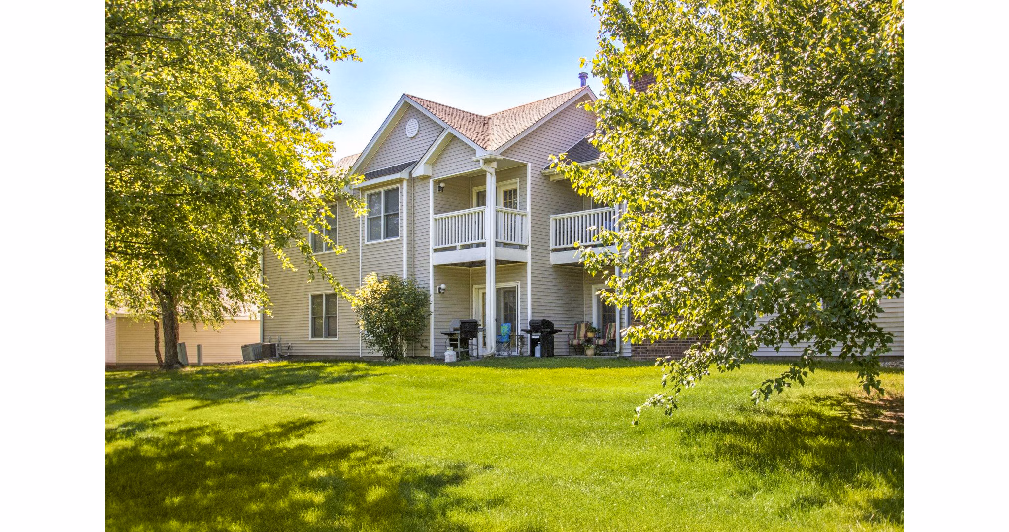 Wellington Apartments: Luxury building with modern design in prime location by Greystar