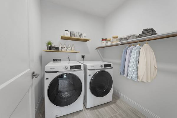 laundry room at Novel Turtle Creek Apartments