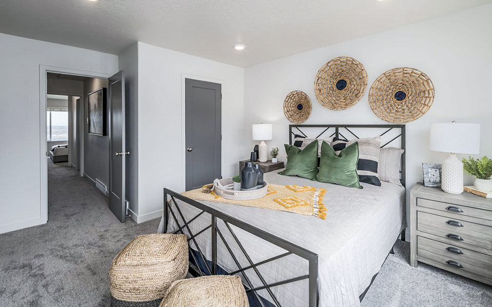 Modern bedroom with cozy ambiance at Banner Hill Apartments