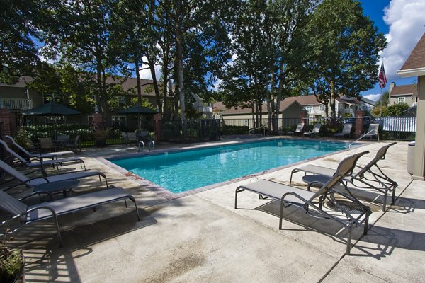 pool at Larkspur Place Apartments