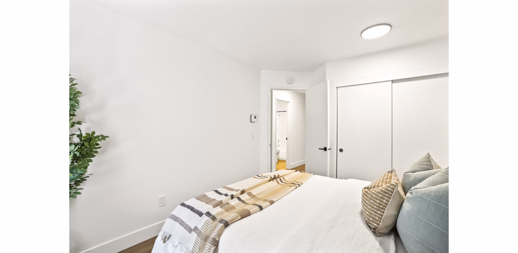 bedroom at Silver Oak Apartments