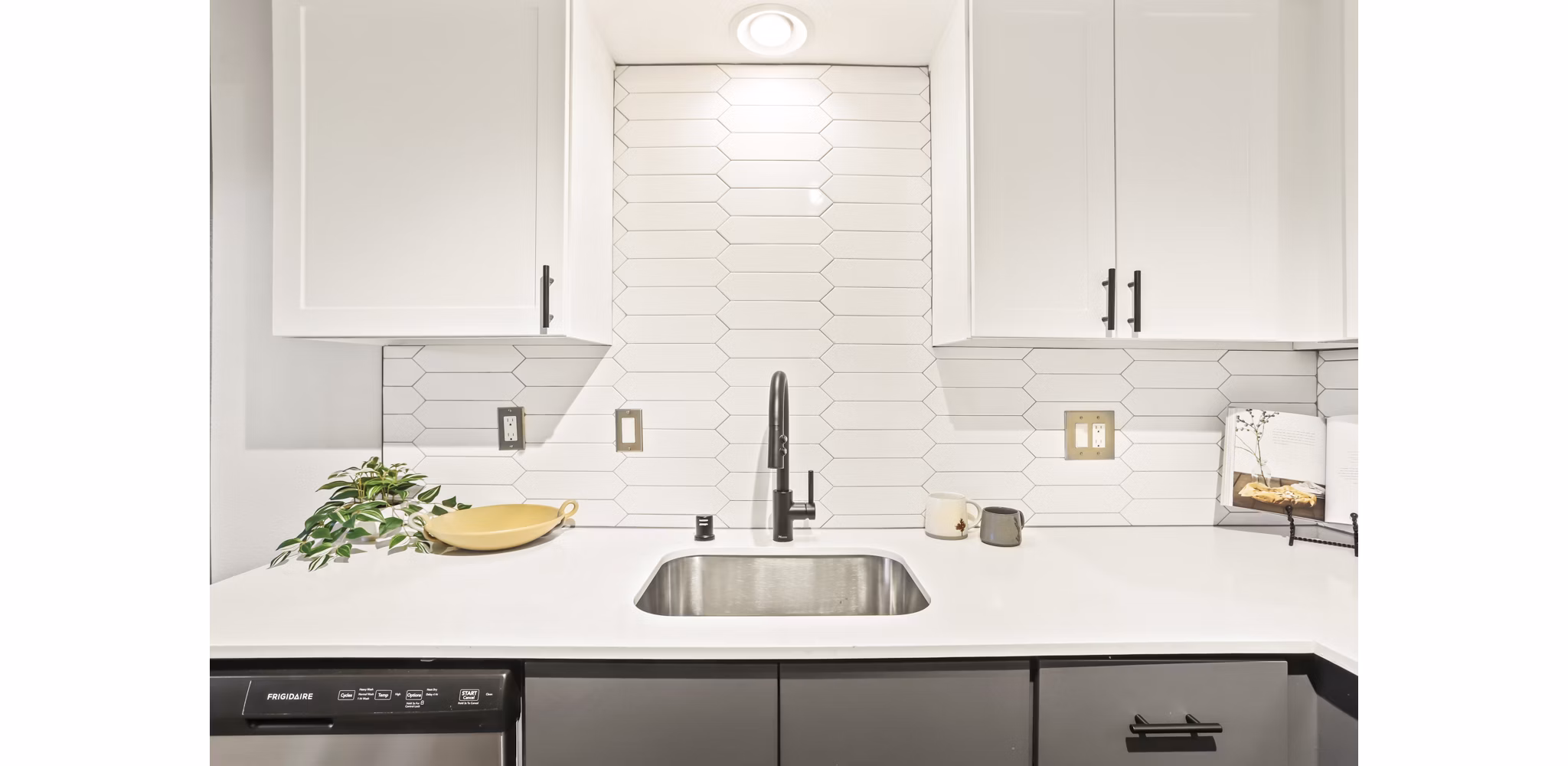 kitchen at Silver Oak Apartments
