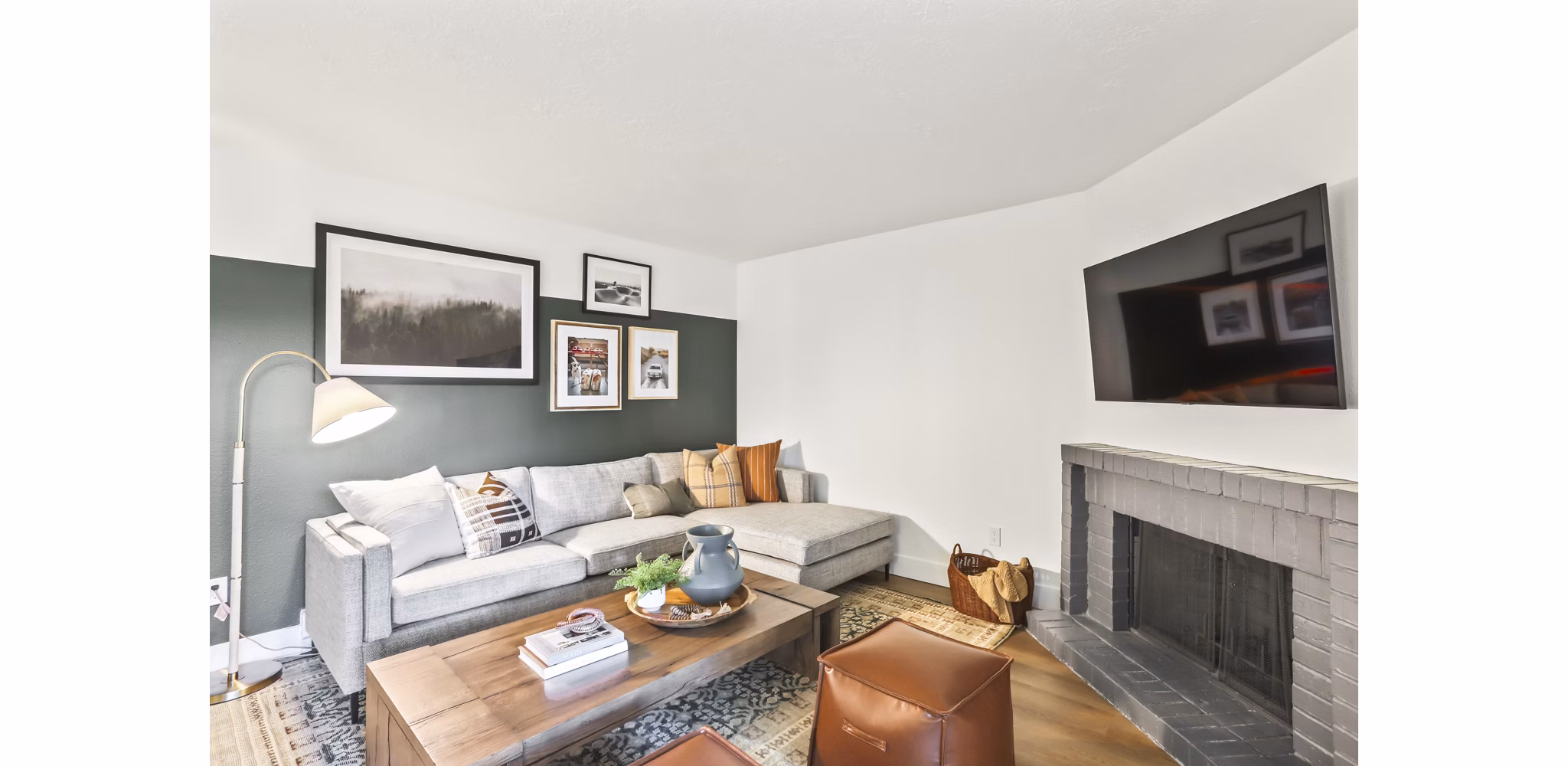 living room at Silver Oak Apartments