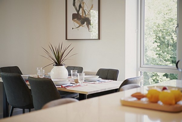 dining area at Griffith Wood Apartments