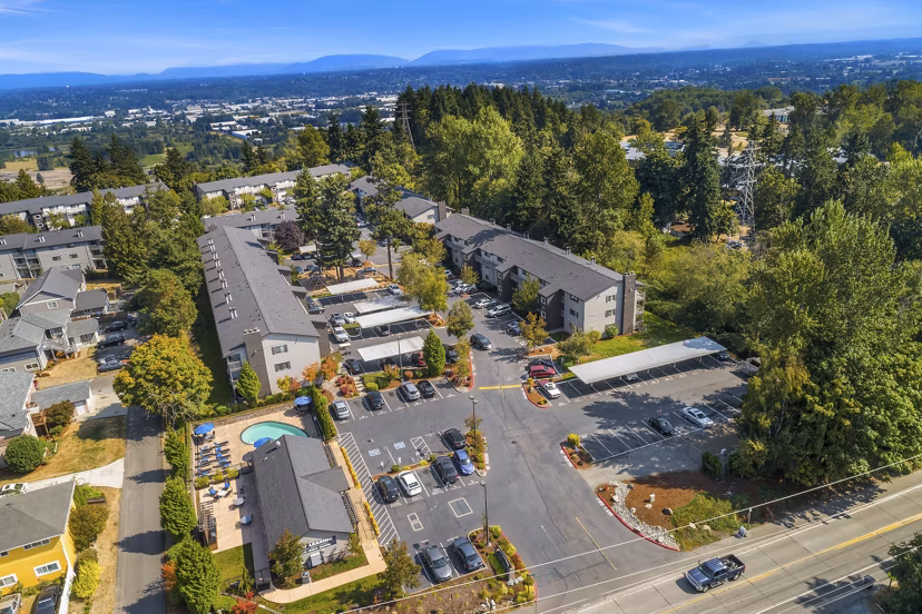 Skyview 3322 Apartments: Scenic view from luxury high-rise in the city