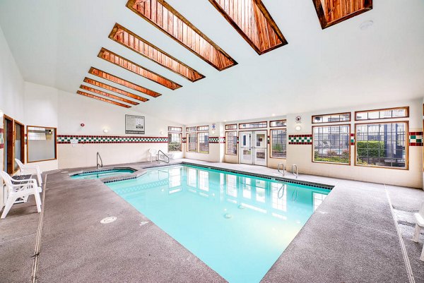 pool at Mallard Pointe at Riverbend Apartments