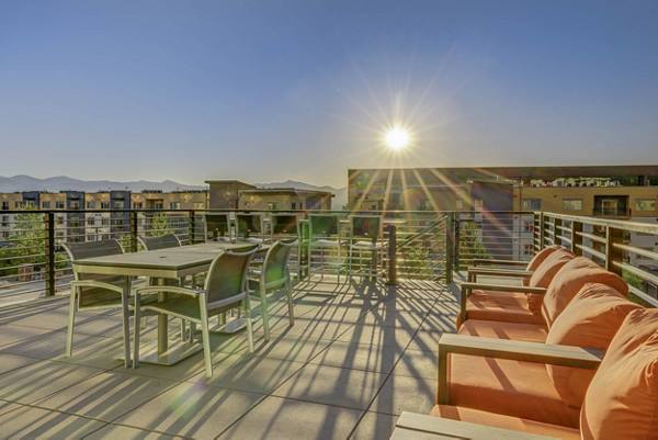 rooftop deck at Green Leaf East Village Apartments