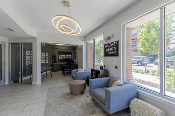 Union 9Seventy Apartments: Luxurious clubhouse with modern decor in vibrant Boulder neighborhood