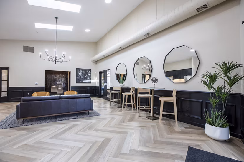 clubhouse at Glen at the Park Apartments 