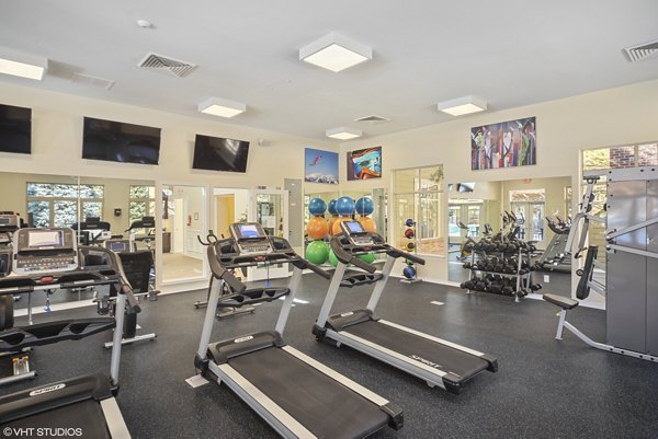 fitness center at Glen at the Park Apartments