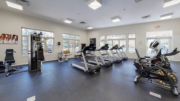fitness center at Glen at the Park Apartments