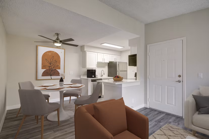 living room at Glen at the Park Apartments 