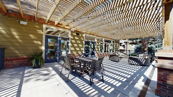 patio at Glen at the Park Apartments