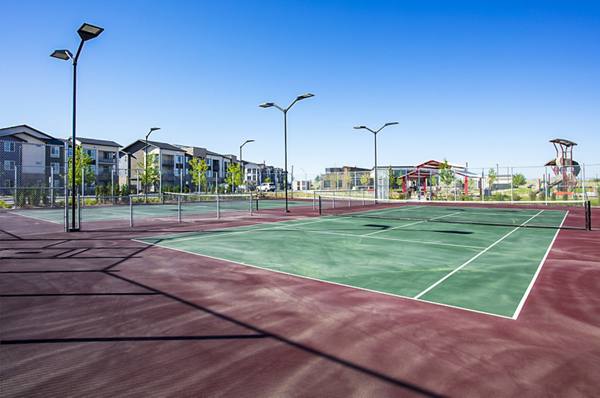 tennis court at Ascend at Horizon Uptown Apartments