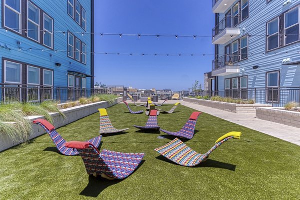 patio at Alexan Riverside Apartments