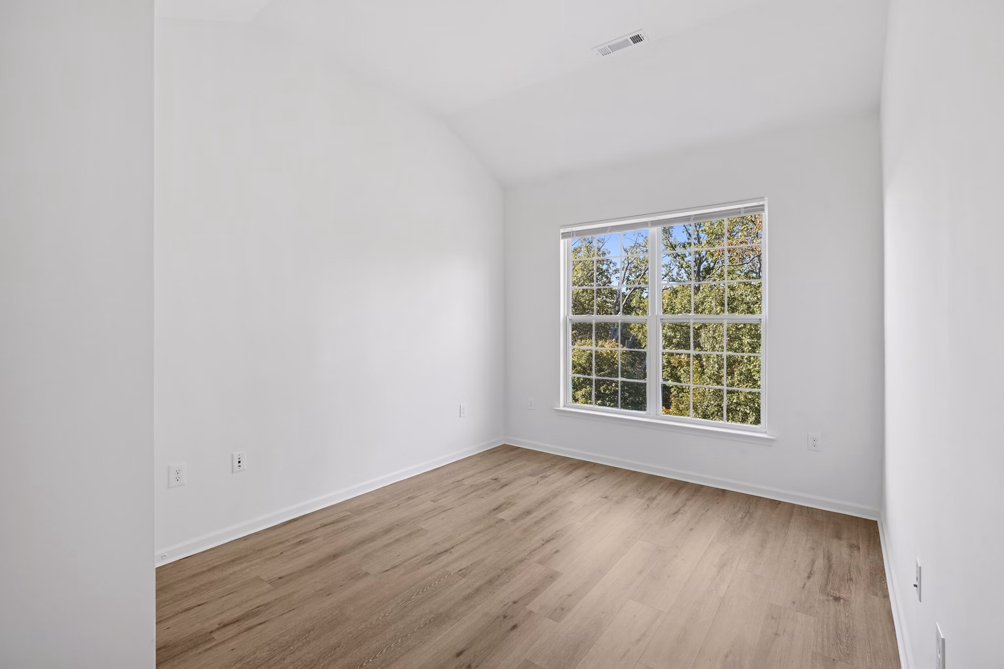 bedroom at Terraces on the Hudson Apartments