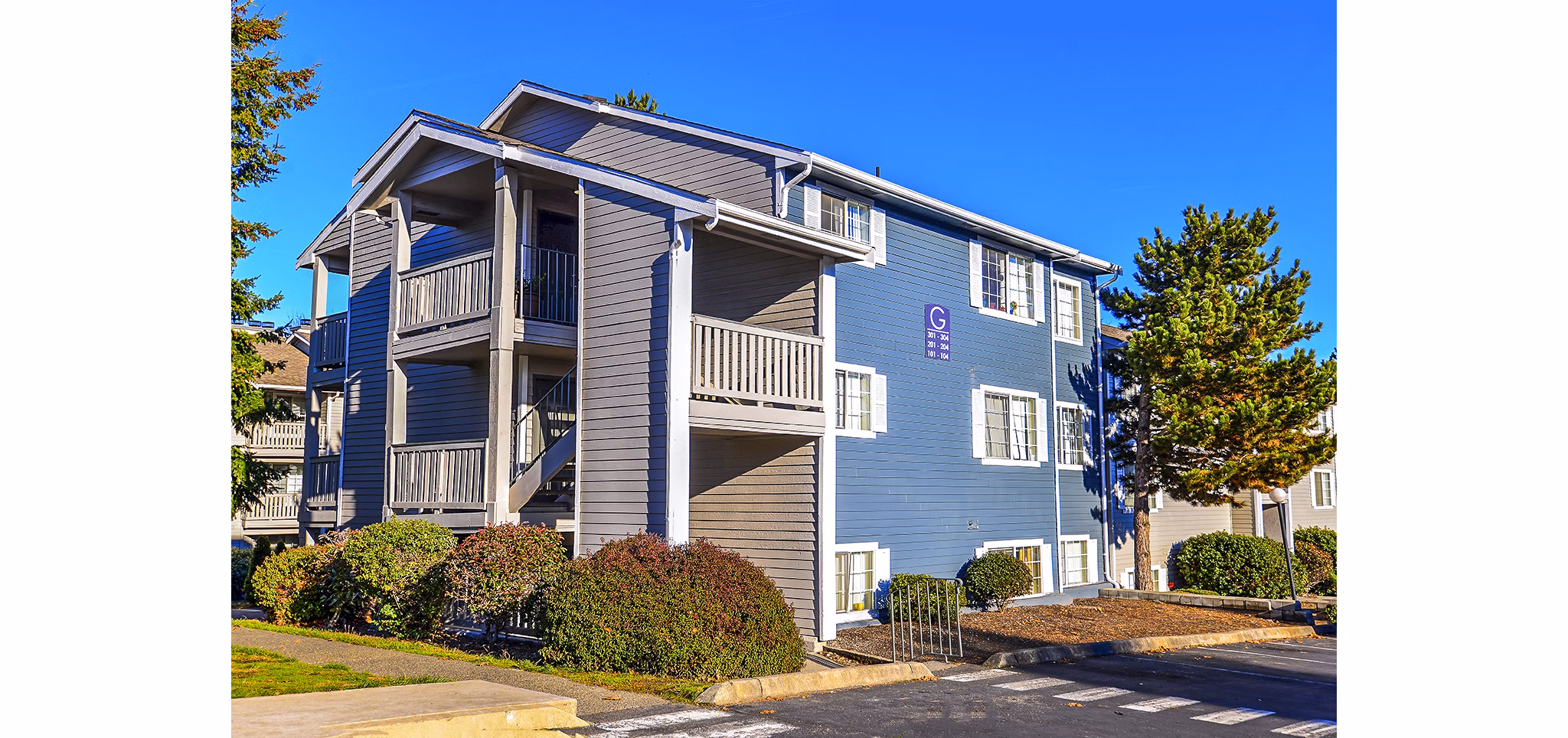 1202 Pearl Apartments: Elegant of modern luxury apartments in vibrant city neighborhood