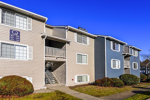 building/exterior at 1202 Pearl Apartments