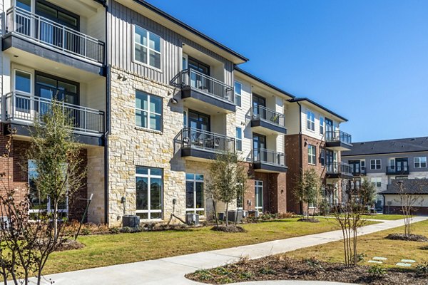 The Waterview Apartments: Sleek high-rise building with stunning in urban setting