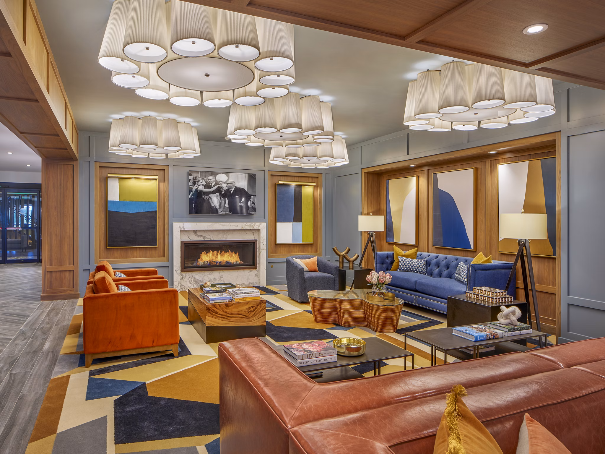 Icon Riverwalk Apartments: Elegant clubhouse with modern furnishings on the riverfront