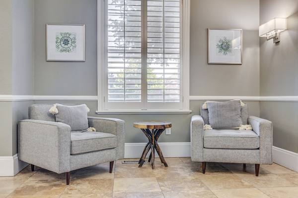 clubhouse/lobby at River Oaks Apartment & Suites Apartments