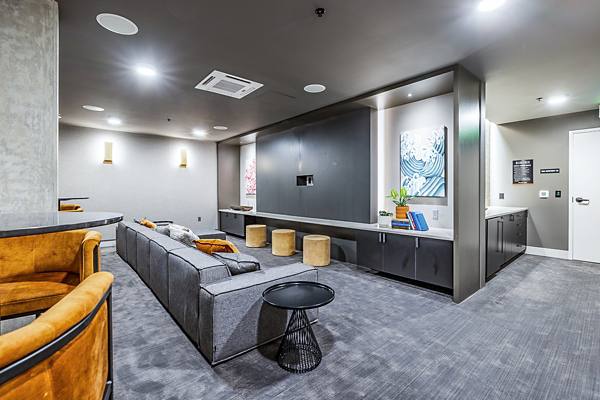 clubhouse meeting facility at Mason & Main Apartments