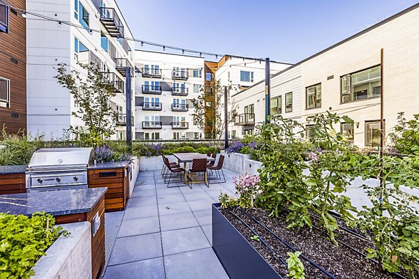 grill area/patio at Mason & Main Apartments