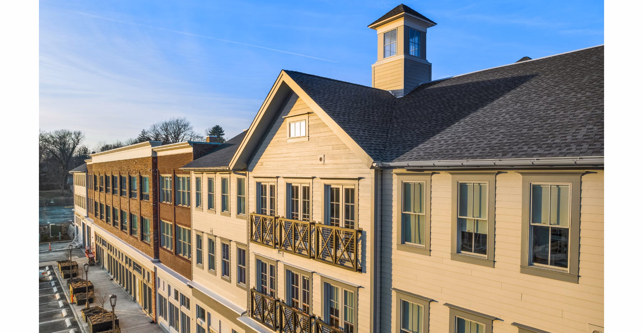 Darien Commons: Elegant of luxury apartments in upscale neighborhood
