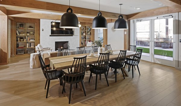 dining room at Darien Commons Apartments