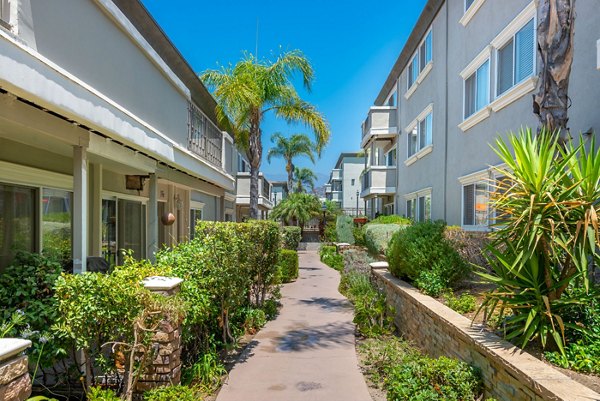 exterior at Towne at Glendale Apartments