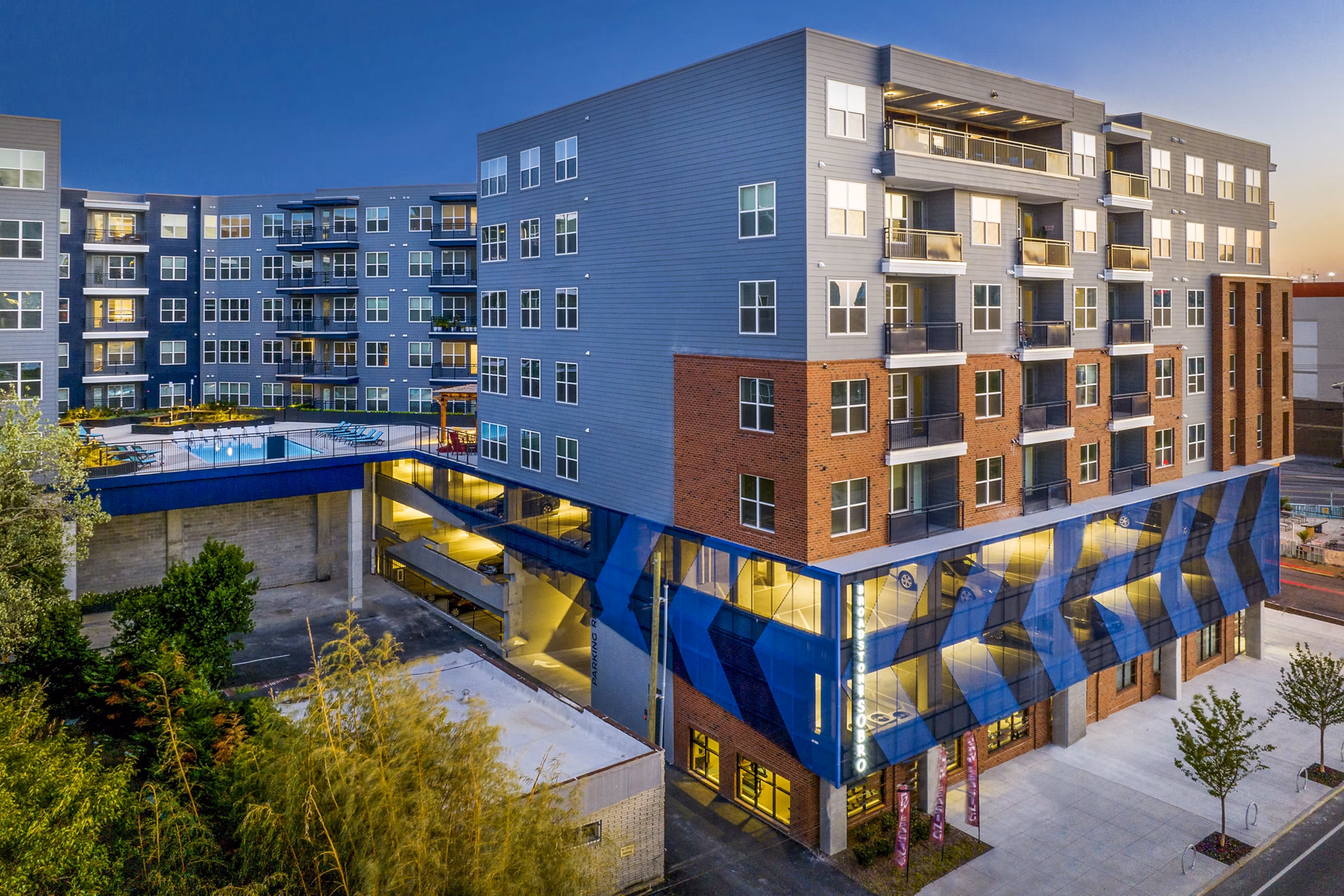 Broadstone SoBro: Contemporary luxury apartments with modern in Nashville