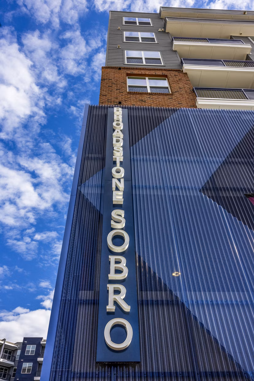 Broadstone SoBro: Luxury apartment building in the vibrant SoBro neighborhood, Nashville