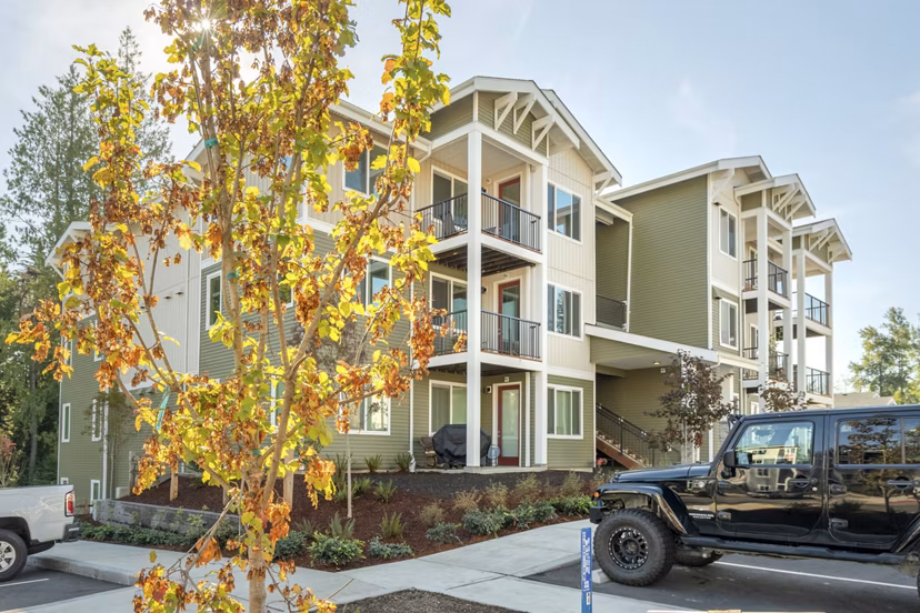 Park on 20th Apartments: Elegant design luxury apartments in vibrant cityscape