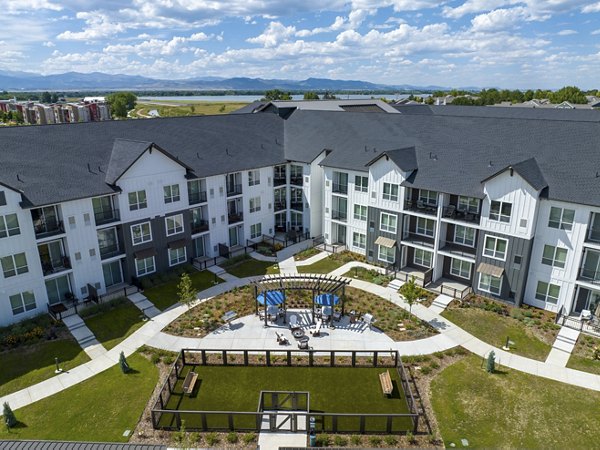 Avenida at Centerra Apartments: Mountain view luxury apartments